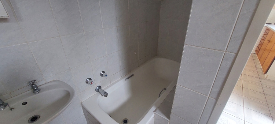 3 Bedroom Property for Sale in Pentagon Park Free State
